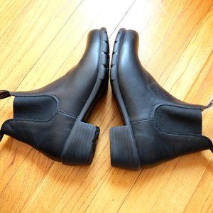 Blundstone #1671 Black Leather Heeled Boots - Size 9